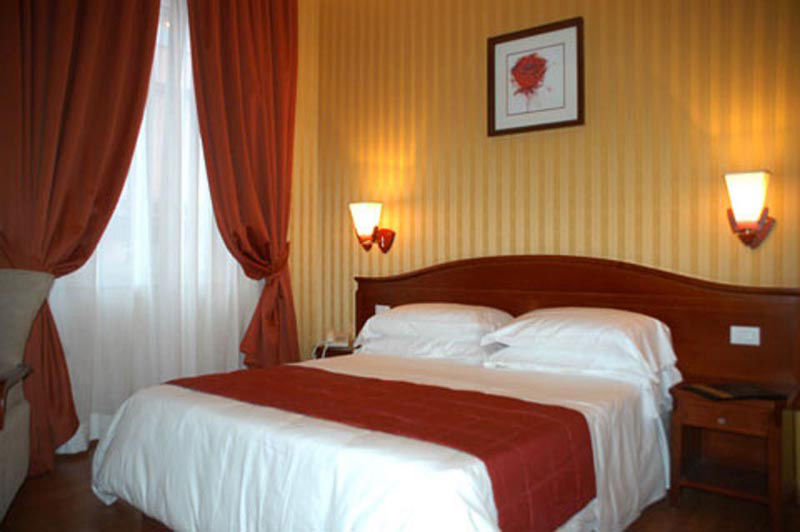 아우구스타 루실라 팰리스 호텔 로마 객실 사진